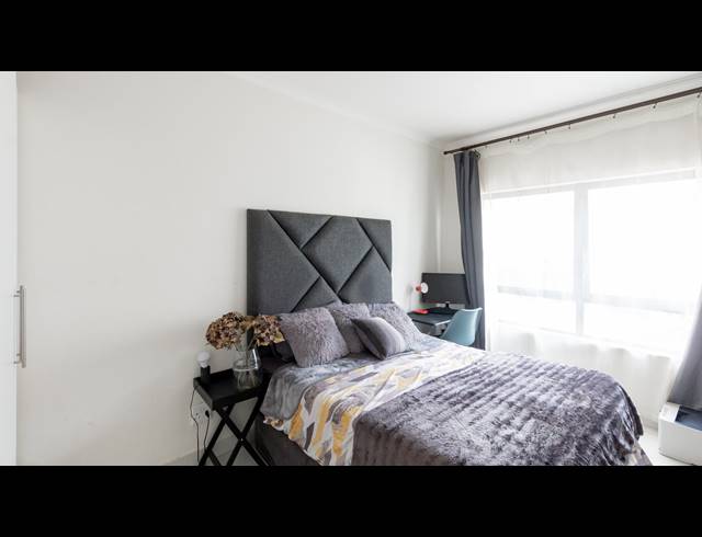 2 BEDROOM APARTMENT FOR SALE IN UMHLANGA RIDGE